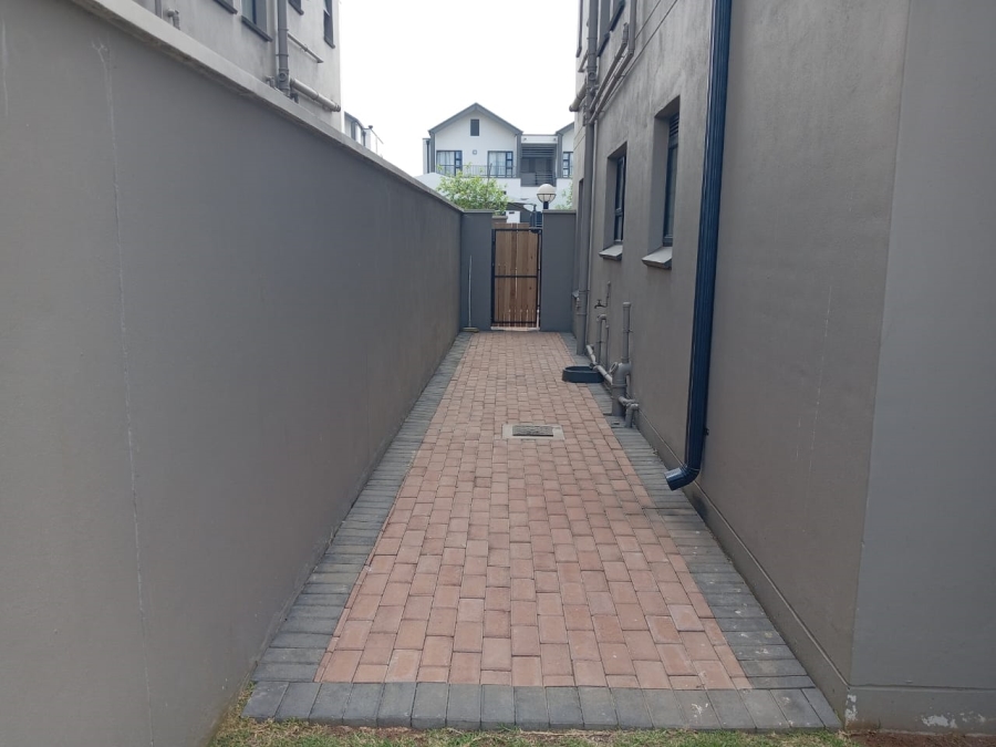 3 Bedroom Property for Sale in Waterfall Gauteng