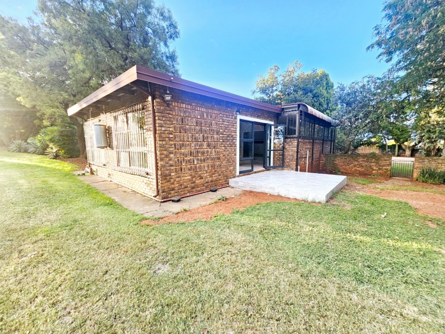 To Let 2 Bedroom Property for Rent in Mnandi Gauteng