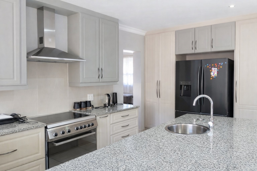 To Let 3 Bedroom Property for Rent in Beyers Park Gauteng