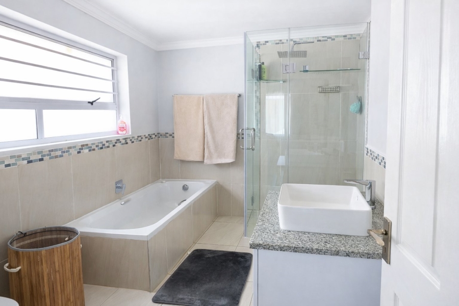 To Let 3 Bedroom Property for Rent in Beyers Park Gauteng