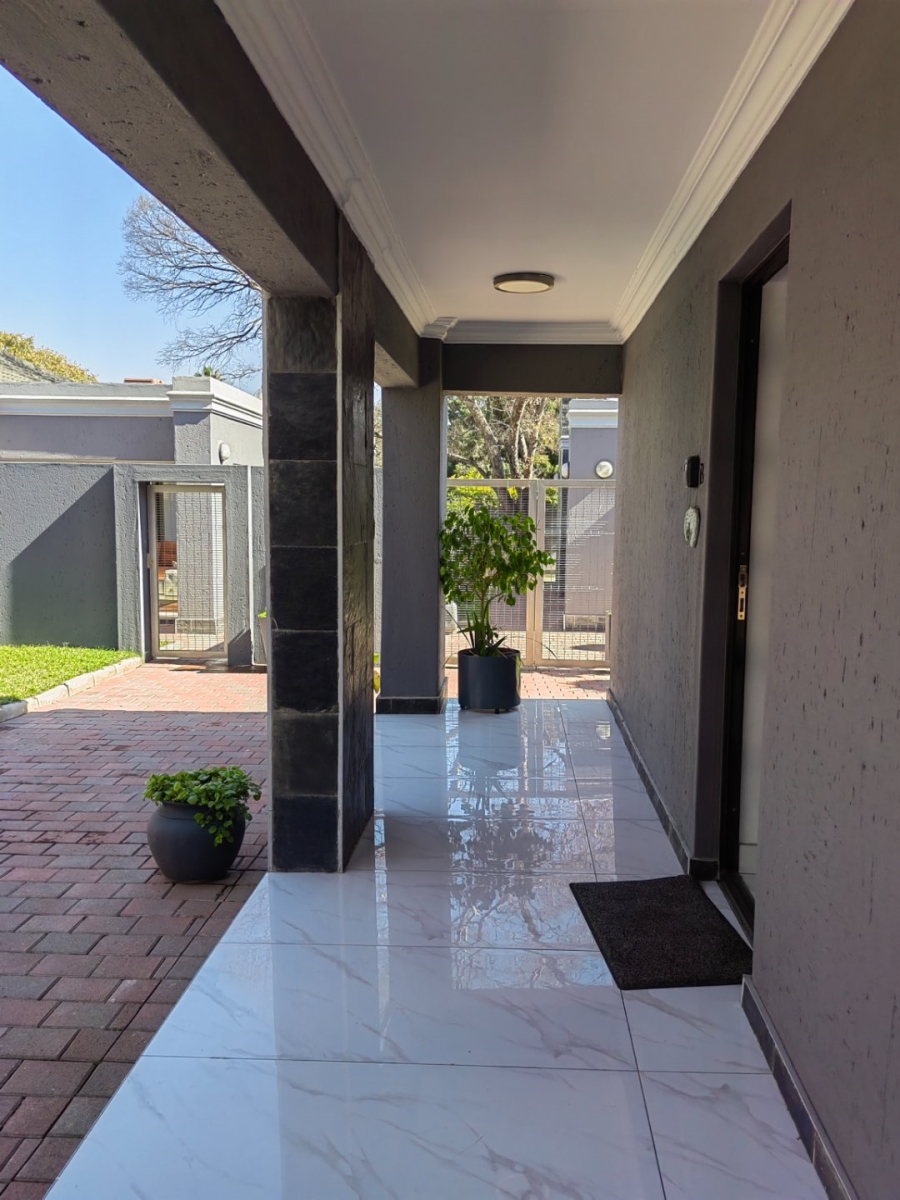 To Let 1 Bedroom Property for Rent in Fourways Gauteng
