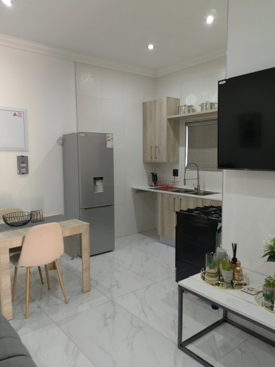 To Let 1 Bedroom Property for Rent in Fourways Gauteng