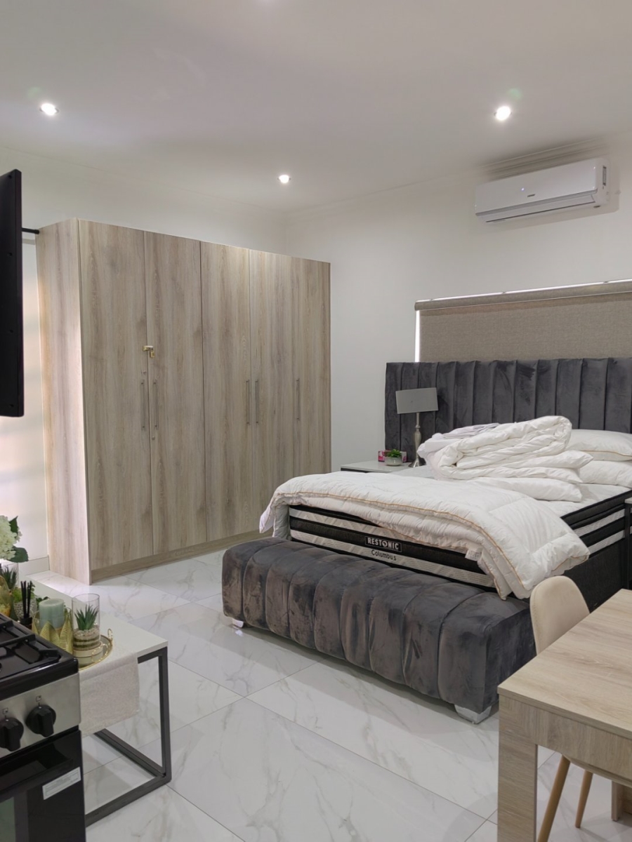 To Let 1 Bedroom Property for Rent in Fourways Gauteng