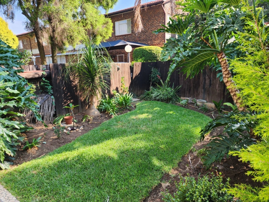 To Let 2 Bedroom Property for Rent in Dayanglen Gauteng