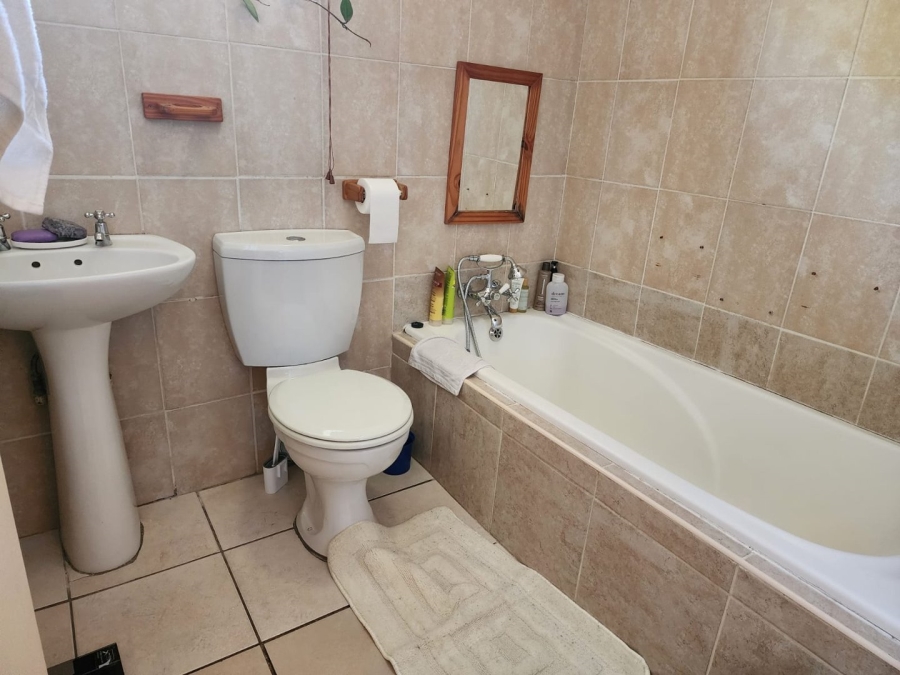 To Let 2 Bedroom Property for Rent in Dayanglen Gauteng