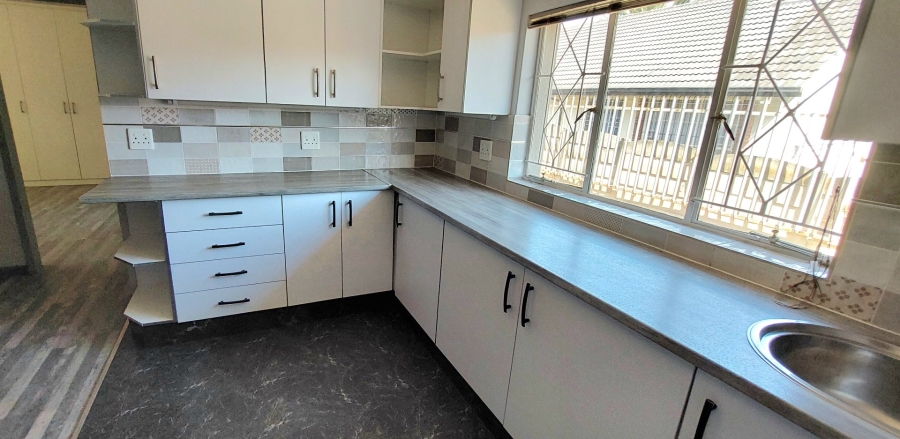 4 Bedroom Property for Sale in Croydon Gauteng