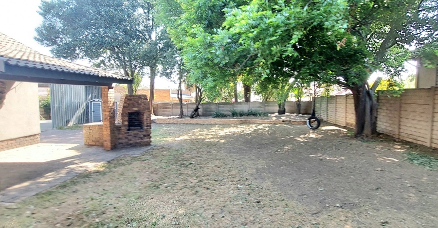 4 Bedroom Property for Sale in Croydon Gauteng