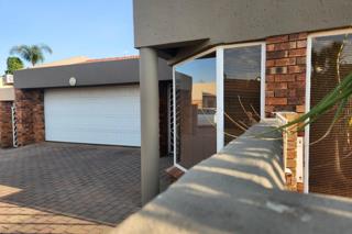 To Let 2 Bedroom Property for Rent in Beyers Park Gauteng