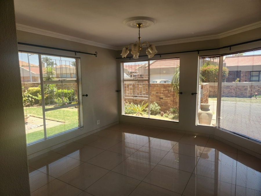 To Let 2 Bedroom Property for Rent in Beyers Park Gauteng