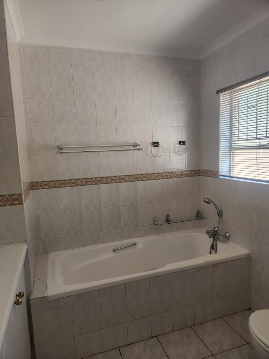 To Let 2 Bedroom Property for Rent in Beyers Park Gauteng