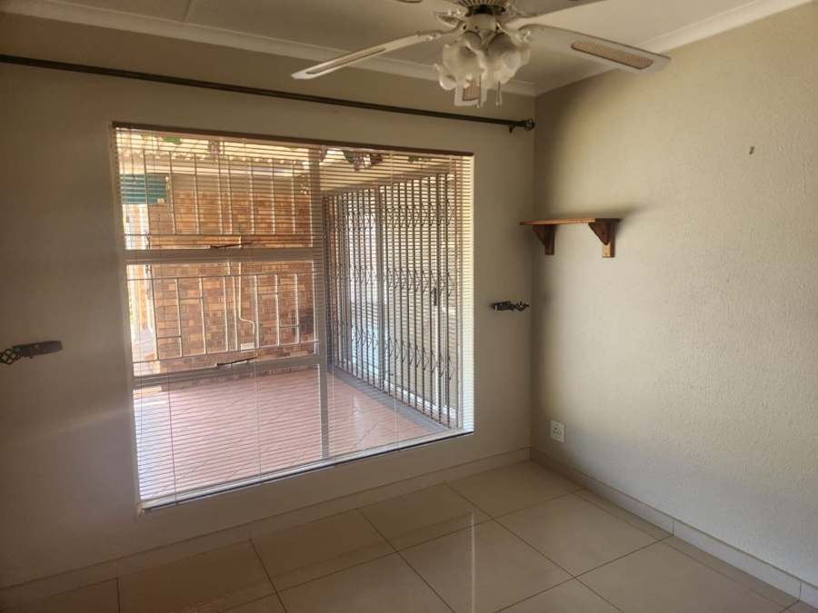 To Let 2 Bedroom Property for Rent in Beyers Park Gauteng