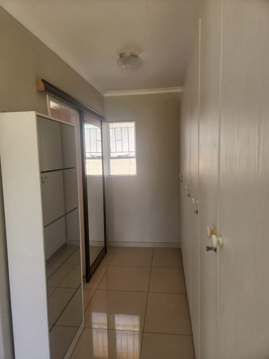 To Let 2 Bedroom Property for Rent in Beyers Park Gauteng
