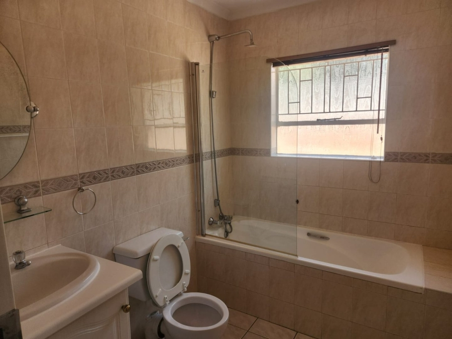 To Let 2 Bedroom Property for Rent in Beyers Park Gauteng
