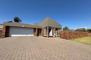 To Let 2 Bedroom Property for Rent in Beyers Park Gauteng