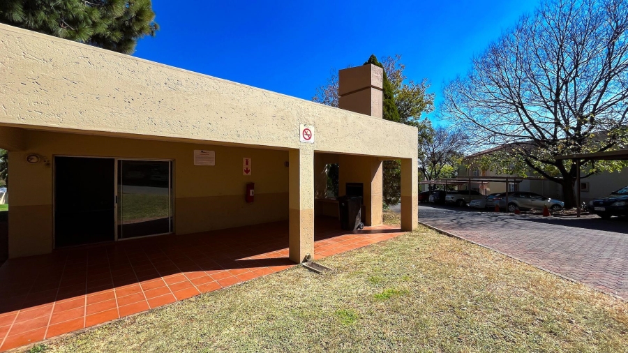 2 Bedroom Property for Sale in Rembrandt Park Gauteng