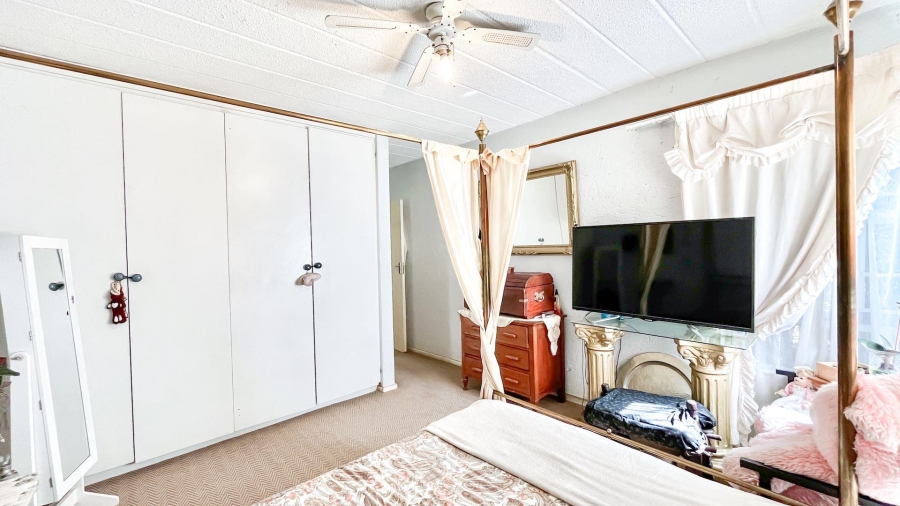 2 Bedroom Property for Sale in Rembrandt Park Gauteng