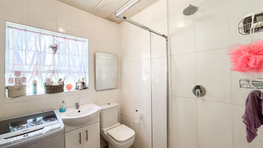 2 Bedroom Property for Sale in Rembrandt Park Gauteng