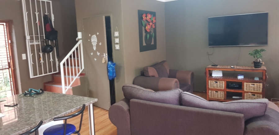 2 Bedroom Property for Sale in Dorandia Gauteng