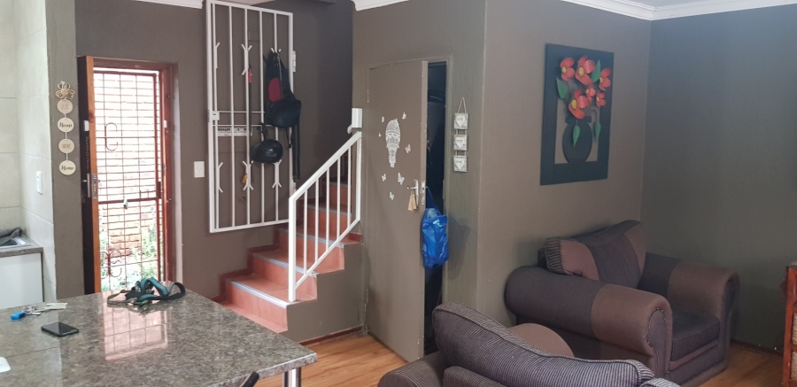 2 Bedroom Property for Sale in Dorandia Gauteng