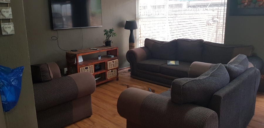 2 Bedroom Property for Sale in Dorandia Gauteng