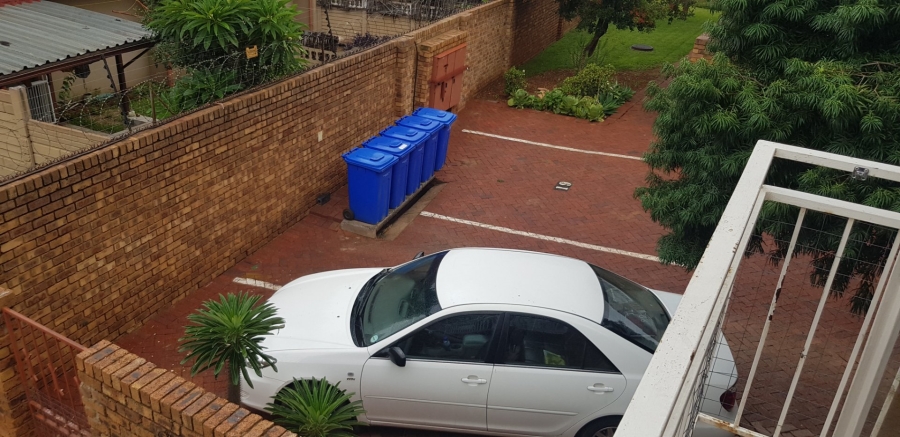 2 Bedroom Property for Sale in Dorandia Gauteng