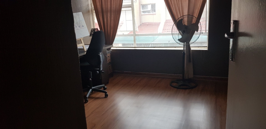 2 Bedroom Property for Sale in Dorandia Gauteng