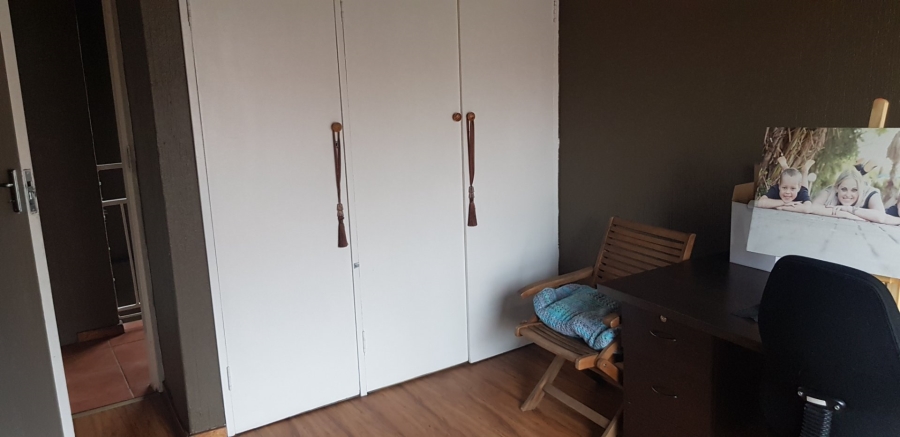 2 Bedroom Property for Sale in Dorandia Gauteng