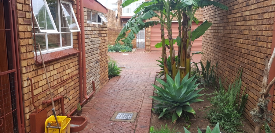 2 Bedroom Property for Sale in Dorandia Gauteng