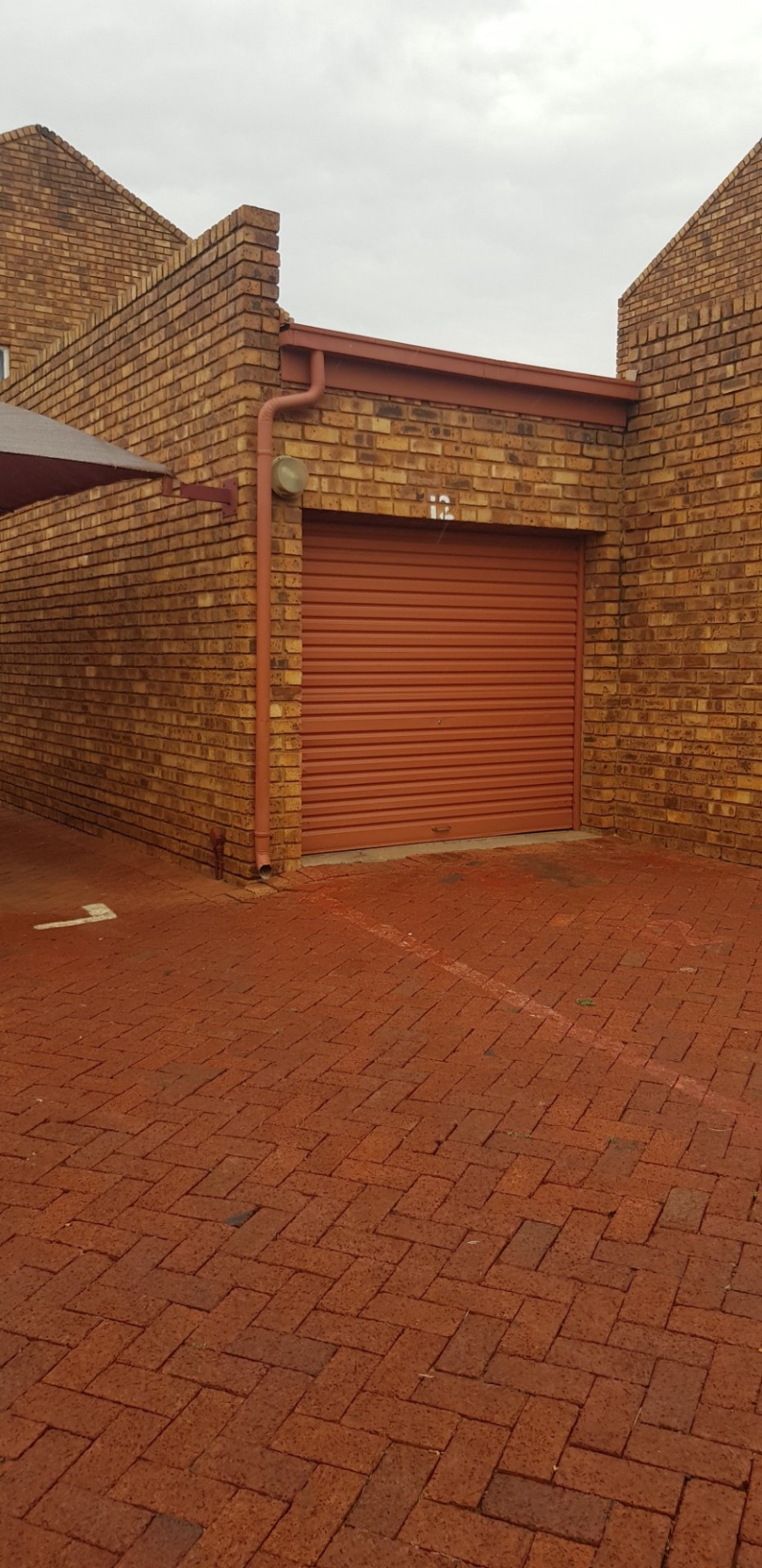 2 Bedroom Property for Sale in Dorandia Gauteng