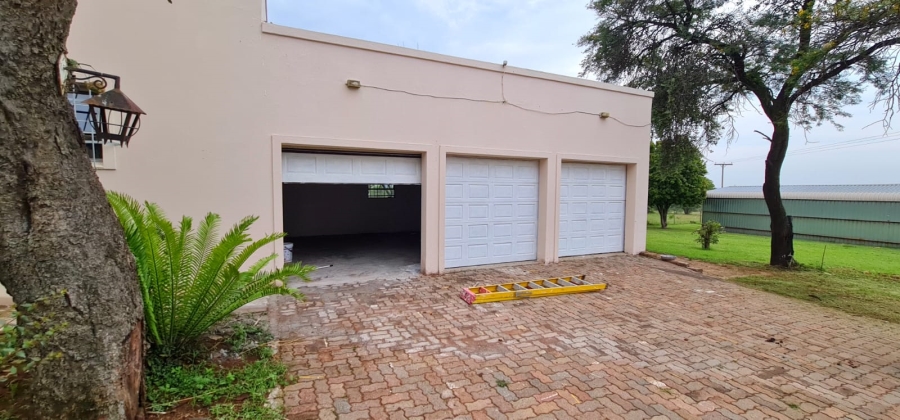 Commercial Property for Sale in Boekenhoutskloof and surround Gauteng