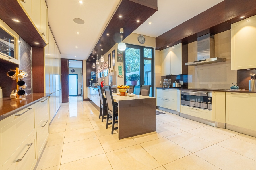 5 Bedroom Property for Sale in Paradiso Gauteng