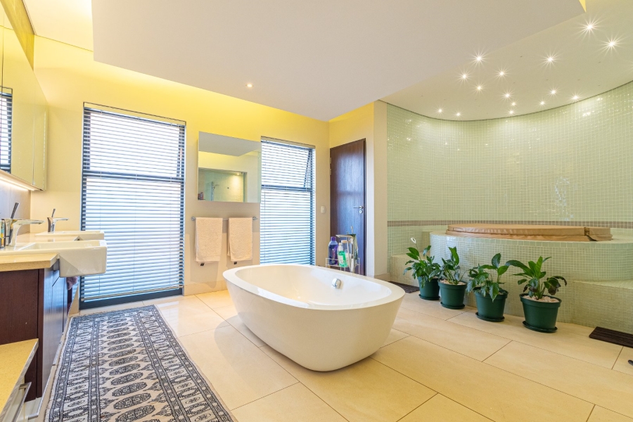 5 Bedroom Property for Sale in Paradiso Gauteng