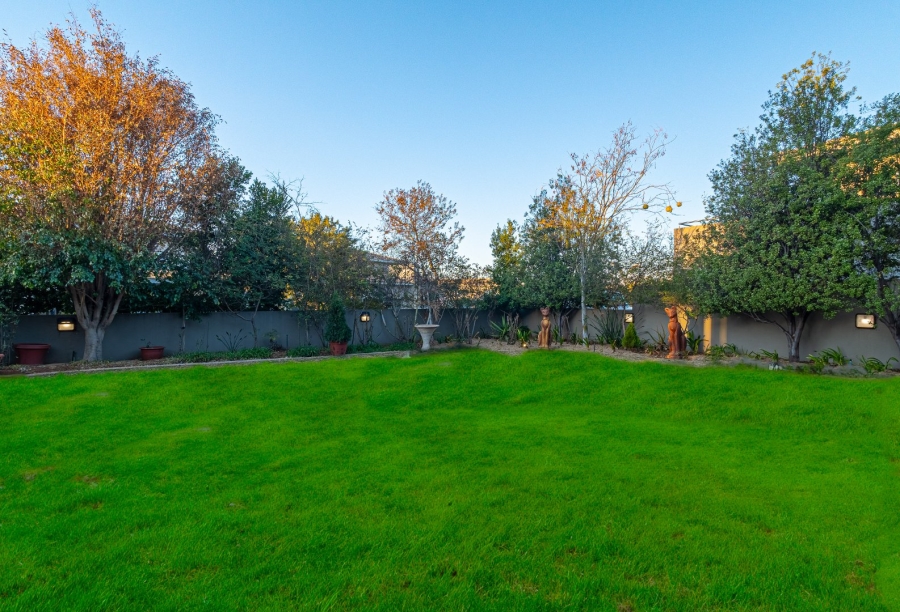 5 Bedroom Property for Sale in Paradiso Gauteng