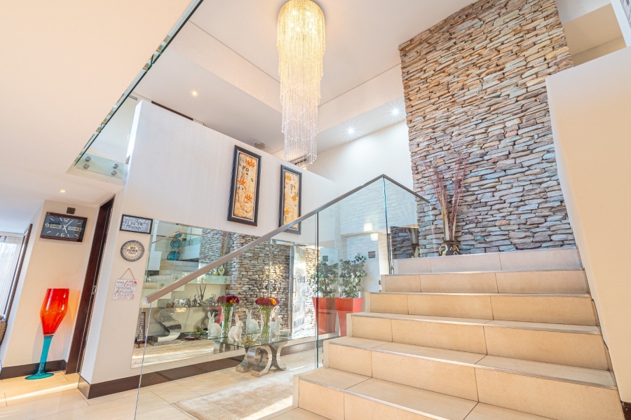 5 Bedroom Property for Sale in Paradiso Gauteng
