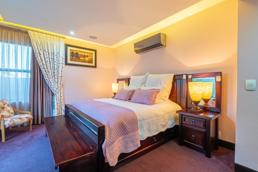 5 Bedroom Property for Sale in Paradiso Gauteng