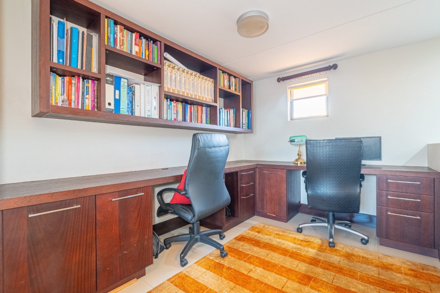 5 Bedroom Property for Sale in Paradiso Gauteng