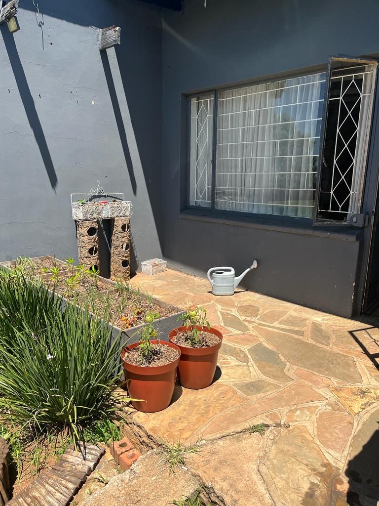 To Let  Bedroom Property for Rent in Norton Home Estate AH Gauteng