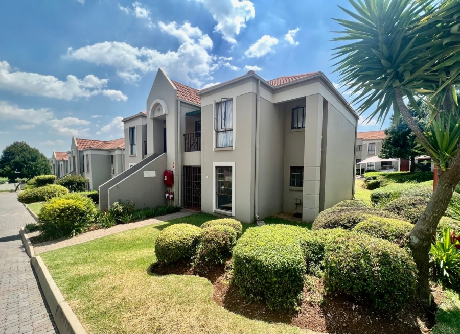 2 Bedroom Property for Sale in Oakdene Gauteng