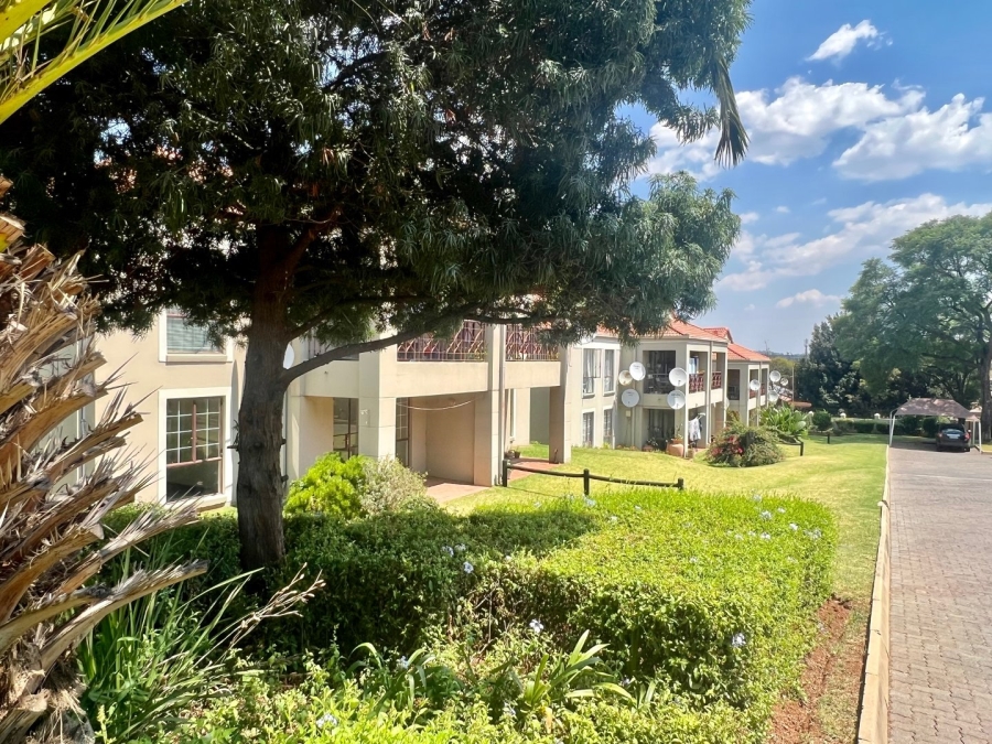 2 Bedroom Property for Sale in Oakdene Gauteng