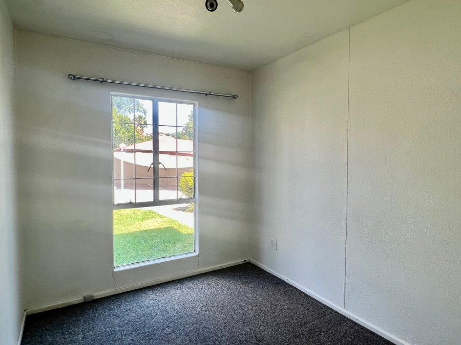 2 Bedroom Property for Sale in Oakdene Gauteng