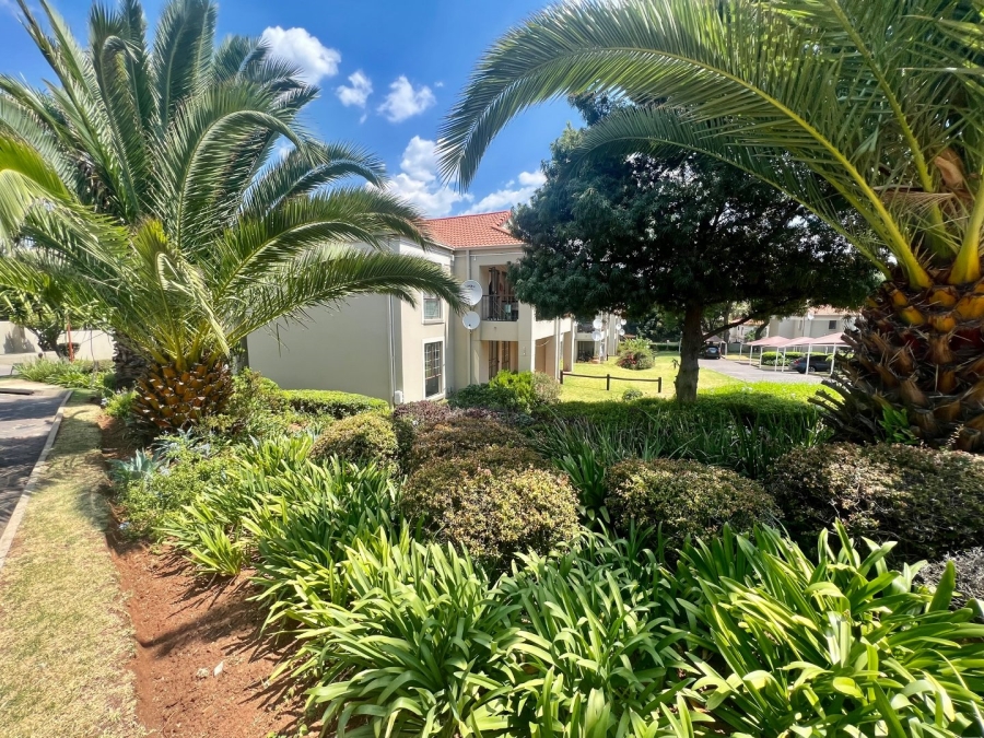 2 Bedroom Property for Sale in Oakdene Gauteng