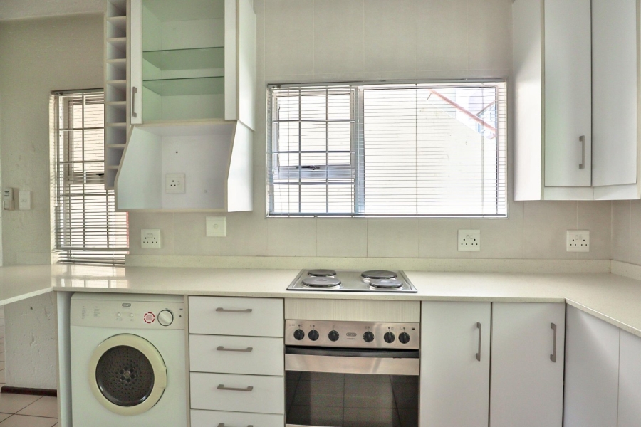 To Let 1 Bedroom Property for Rent in Bedfordview Gauteng