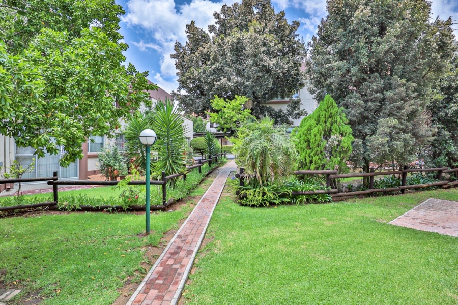 To Let 1 Bedroom Property for Rent in Bedfordview Gauteng