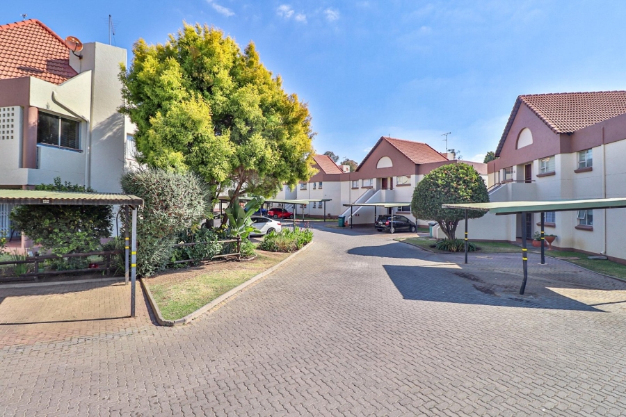 To Let 1 Bedroom Property for Rent in Bedfordview Gauteng