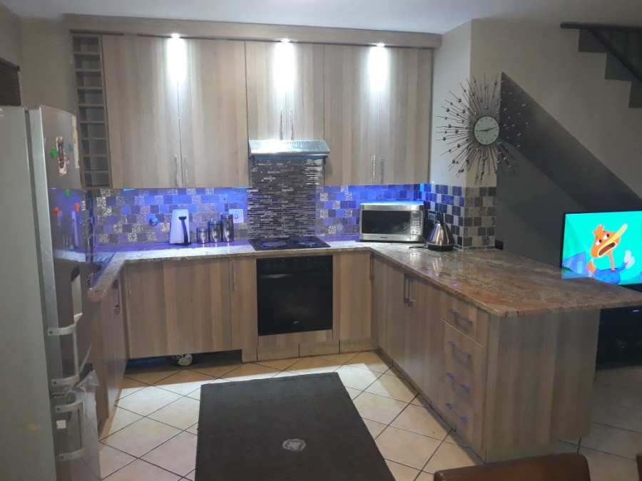 3 Bedroom Property for Sale in Vorna Valley Gauteng