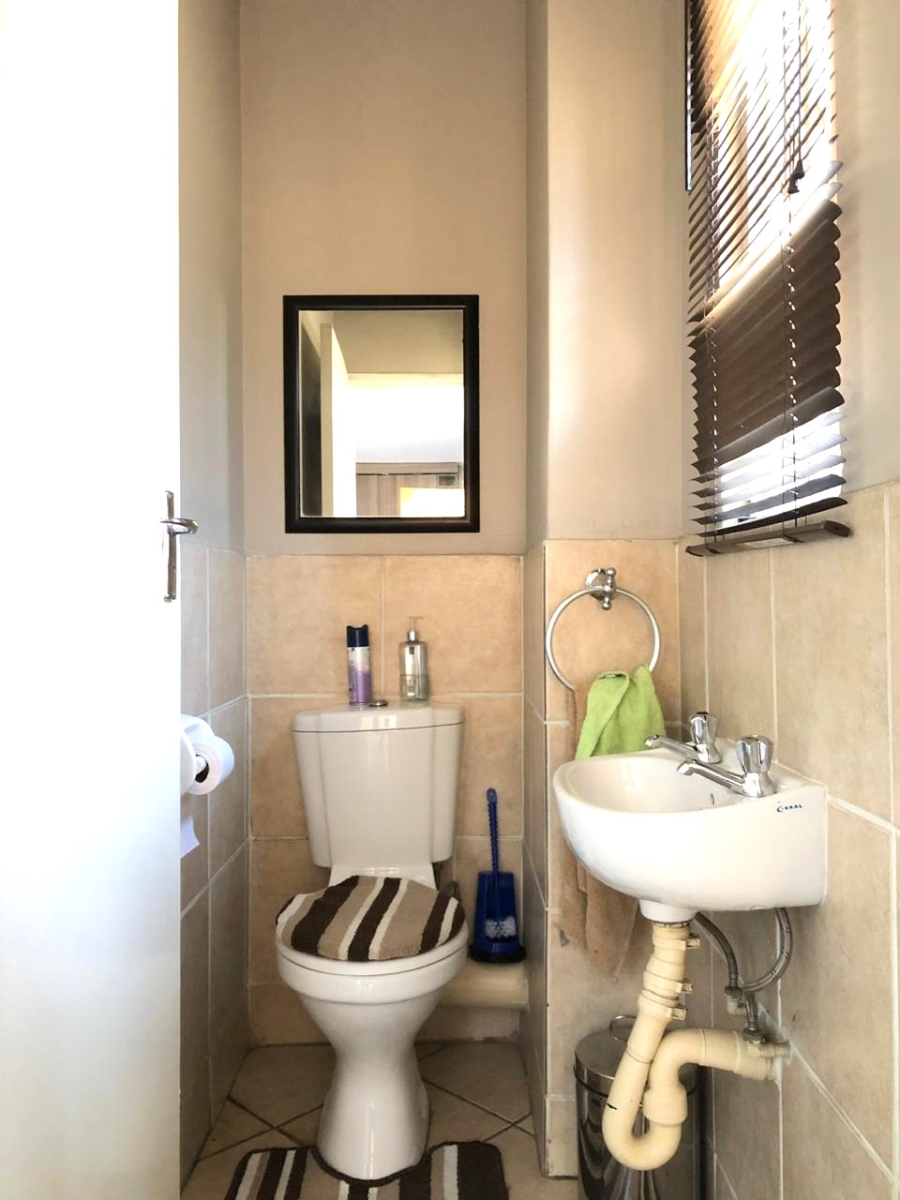 3 Bedroom Property for Sale in Vorna Valley Gauteng