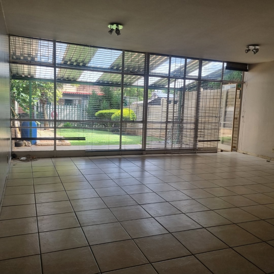 To Let 3 Bedroom Property for Rent in Clubview Gauteng