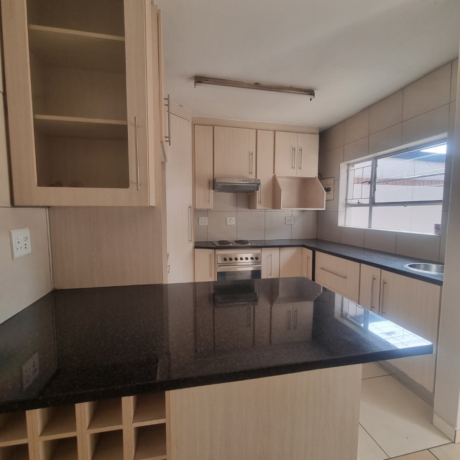 To Let 3 Bedroom Property for Rent in Clubview Gauteng