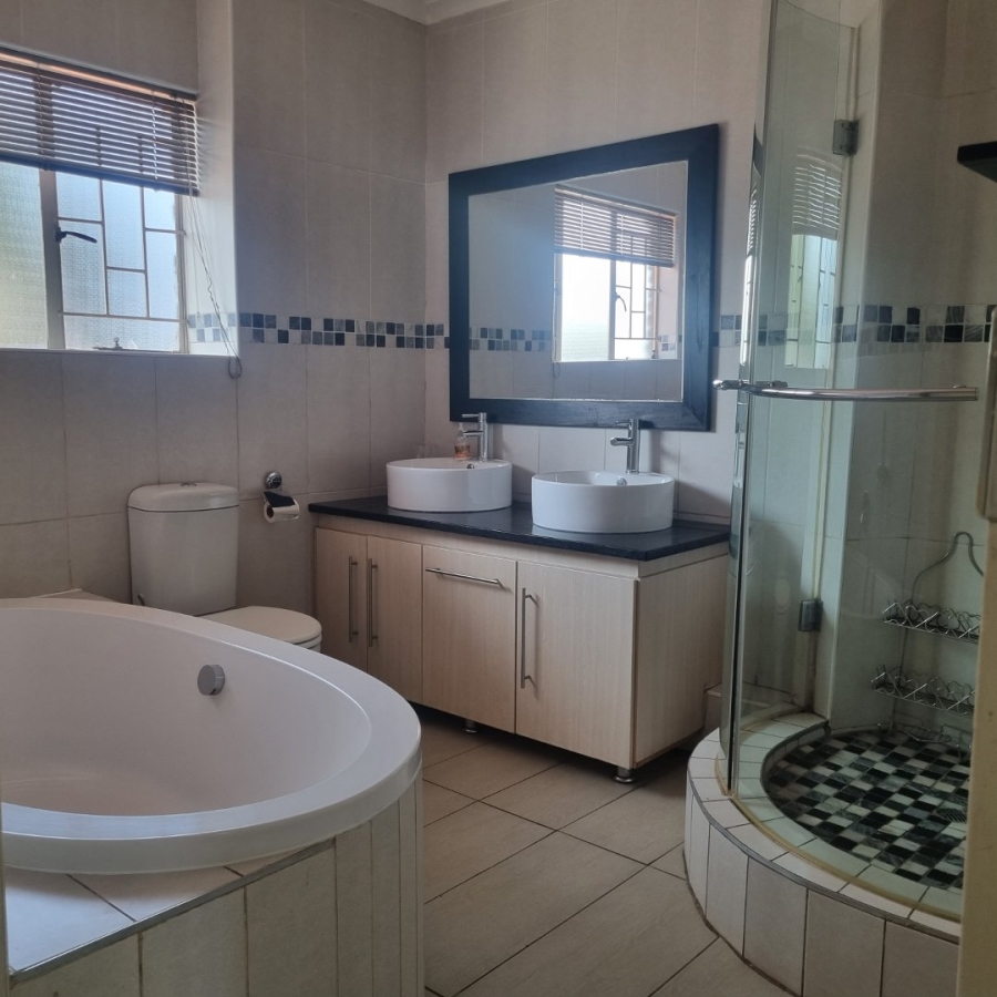 To Let 3 Bedroom Property for Rent in Clubview Gauteng