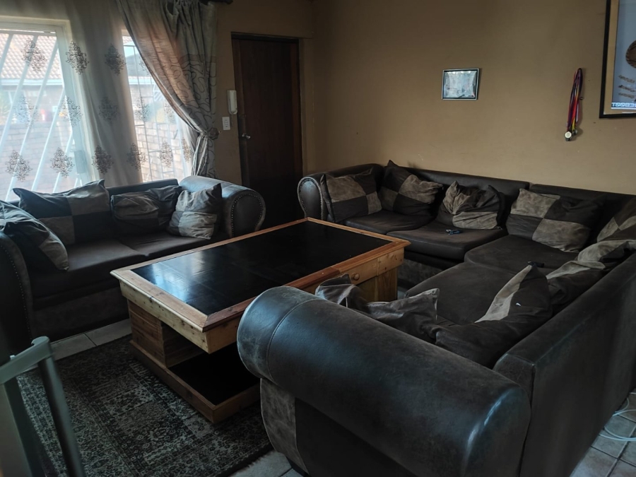 2 Bedroom Property for Sale in Birch Acres Gauteng